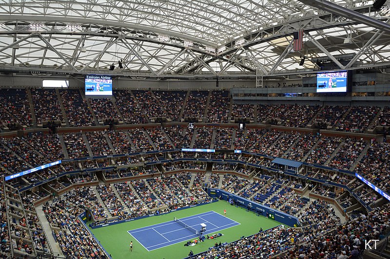 800px Arthur Ashe Stadium with the roof closed 32938595438